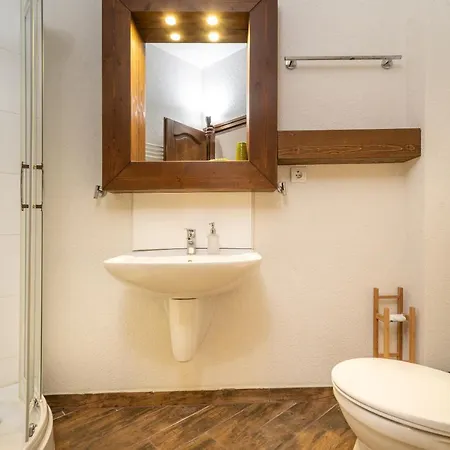 Juhar Apartmanhaz 4* Balatongyörök