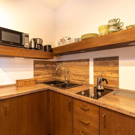 Juhar Apartmanhaz 4* Balatongyörök