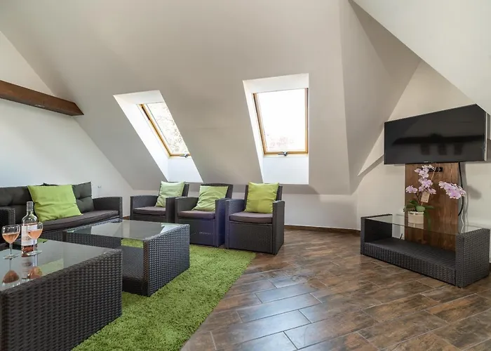 Juhar Apartmanhaz 4* Balatongyörök