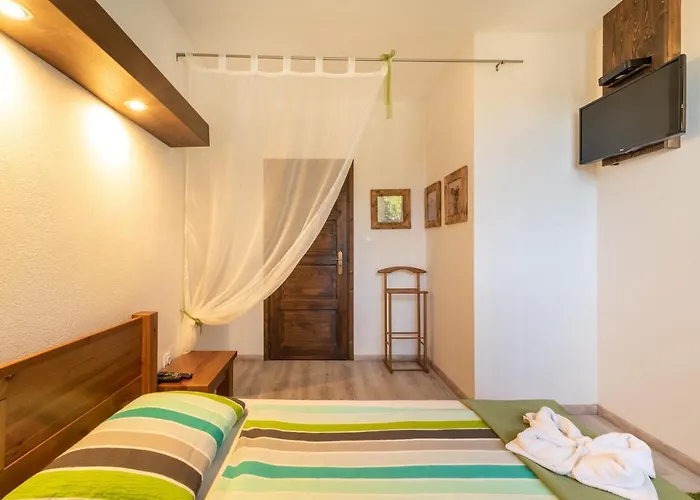 Juhar Apartmanhaz מלון דירות