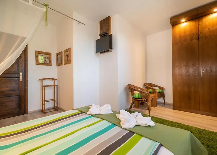 Juhar Apartmanhaz 4*