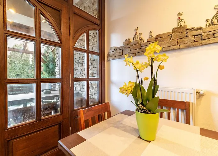 מלון דירות Juhar Apartmanhaz 4*