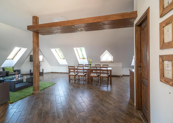 Juhar Apartmanhaz מלון דירות