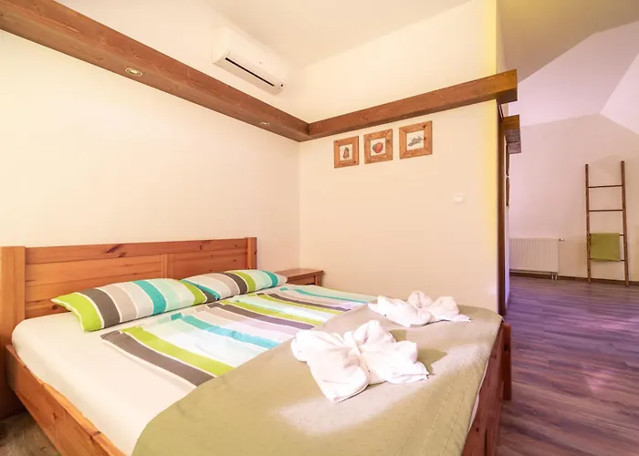 מלון דירות Juhar Apartmanhaz Balatongyörök