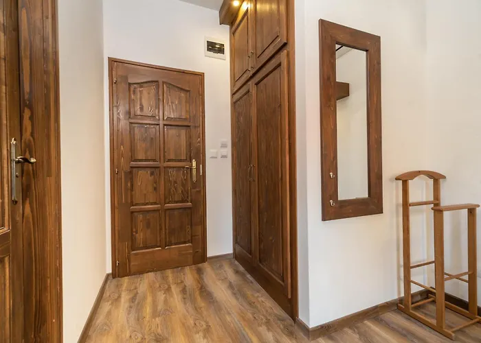 Juhar Apartmanhaz מלון דירות 4*