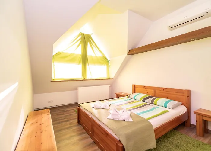 מלון דירות Juhar Apartmanhaz Balatongyörök